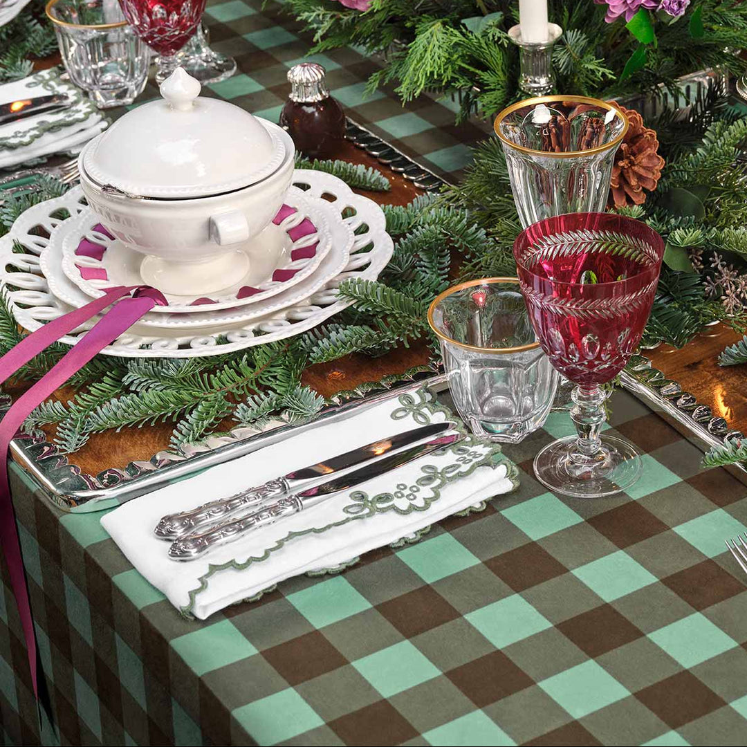 Seferî Linen Napkin with Green Embroidery