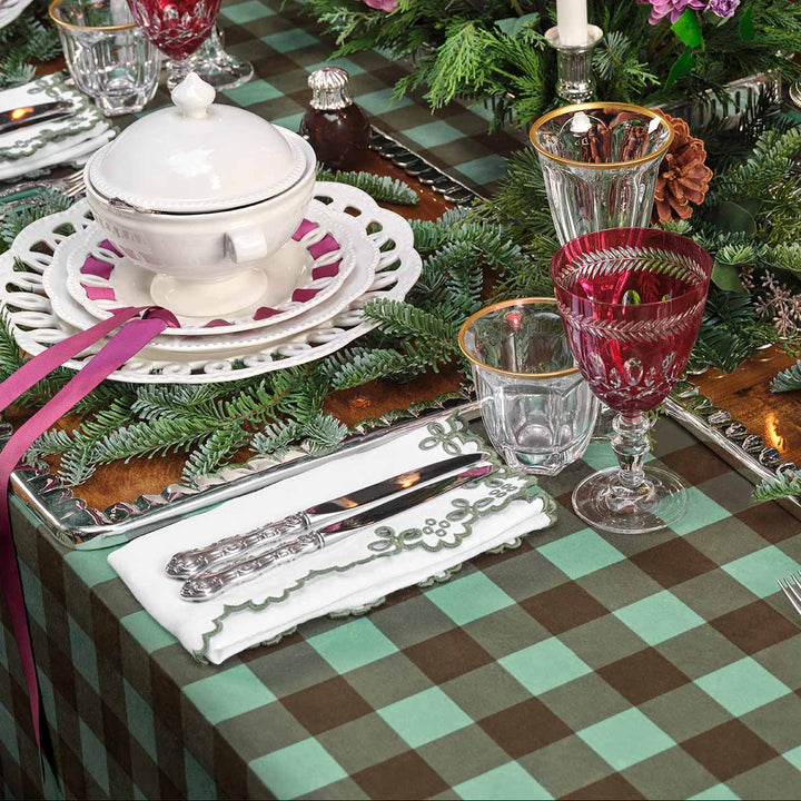 Seferî Linen Napkin with Green Embroidery